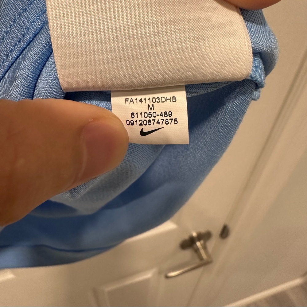 Manchester City 2013/2014 Home Jersey, Medium, Aguero 16, Football, Soccer - Picture 5 of 7